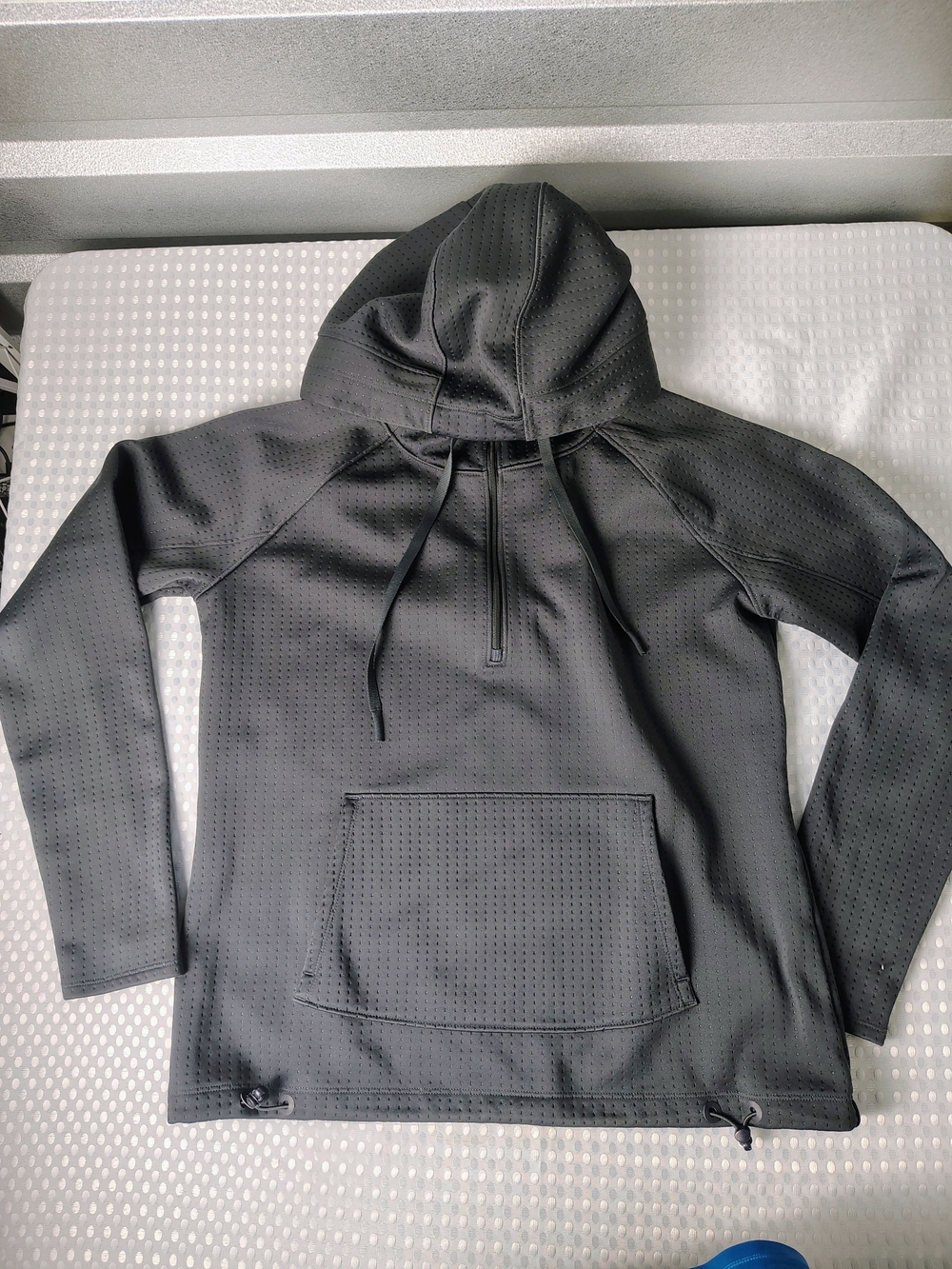 Athleta Gray Partial Zip Hoodie with Thumb Holes Sz S